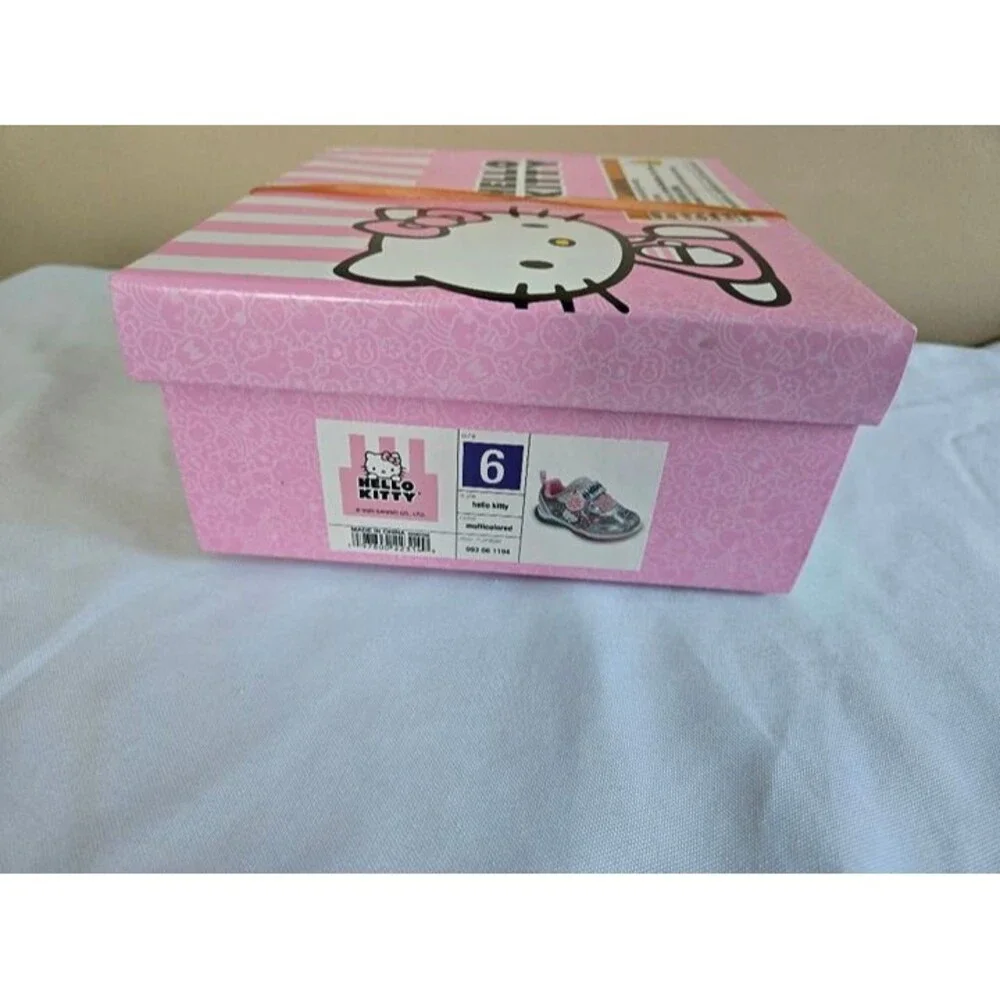 Hello Kitty Light up Sneakers - Toddler size 6 - NEW
